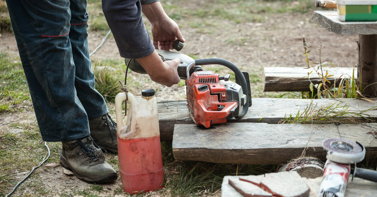 Why Does My Chainsaw Leak Bar Oil